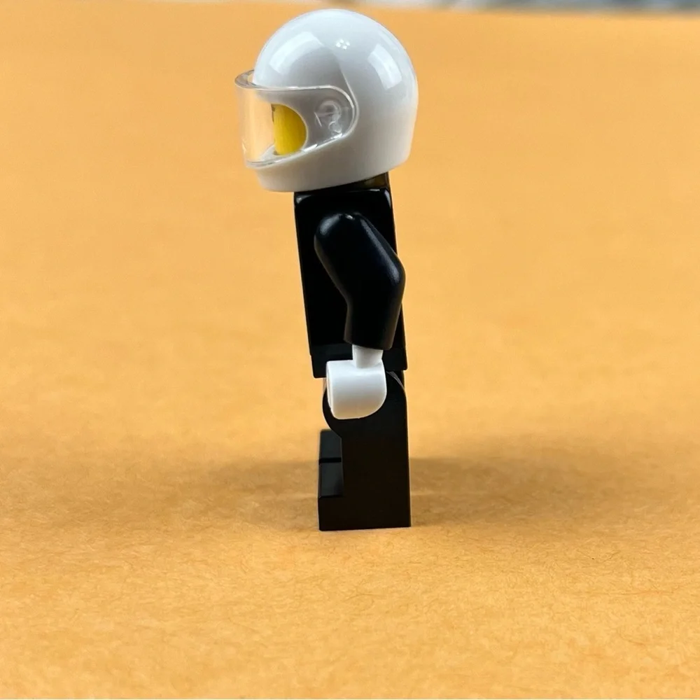 LEGO 2018 Dodge Challenger SRT Demon Driver Female Minifigure sc076 2